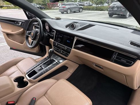 Used 2021 Porsche Macan image 33