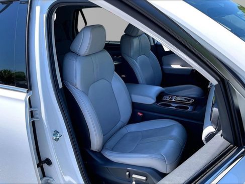 Certified 2024 Honda Pilot Touring image 19