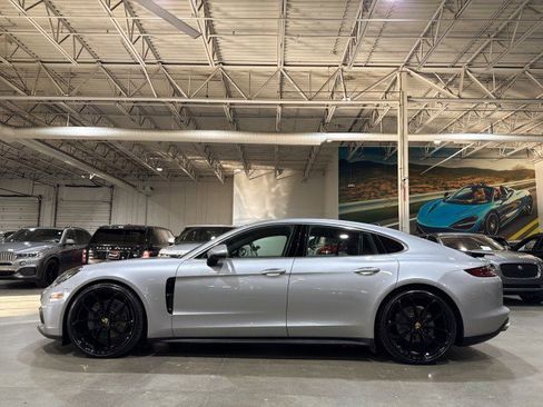 Used 2018 Porsche Panamera 4S image 34