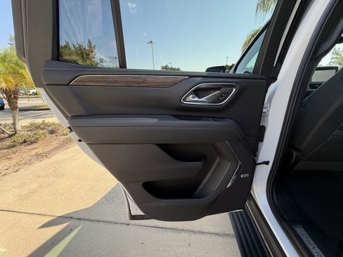 Used 2024 Chevrolet Tahoe Premier w/ Premium Package image 30