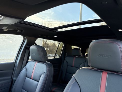 New 2026 Chevrolet Traverse RS image 17