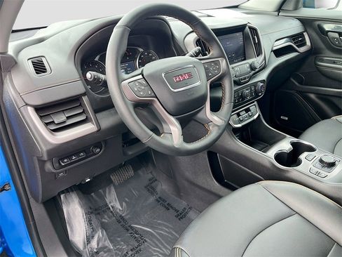 Used 2024 GMC Terrain AT4 w/ Infotainment Package II image 9