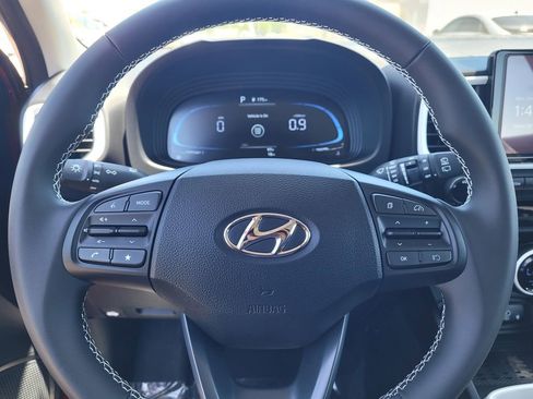 New 2025 Hyundai Venue Limited image 12