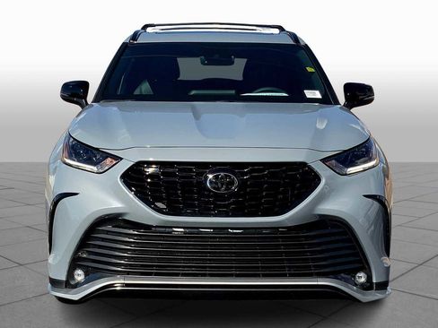 Certified 2025 Toyota Highlander XSE image 3