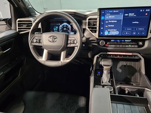 Used 2025 Toyota Tundra Limited image 9