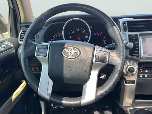 Used 2010 Toyota 4Runner Limited w/ Convenience Pkg RWD image 16
