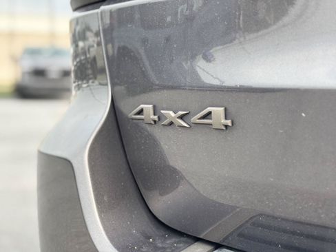 Used 2016 Jeep Grand Cherokee Limited 75th Anniversary AWD/4WD image 10
