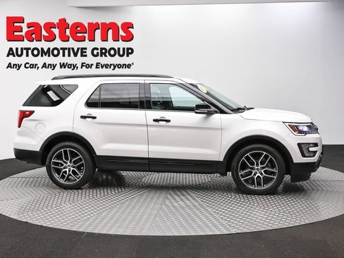 Used 2017 Ford Explorer Sport AWD/4WD image 4