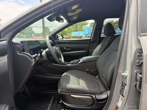 Used 2025 Hyundai Santa Cruz SE AWD/4WD image 12