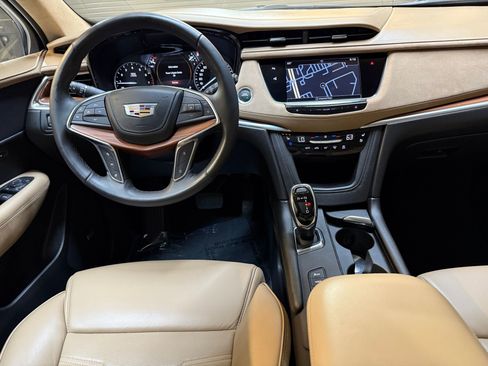 Used 2018 Cadillac XT5 Platinum w/ Driver Assist Package image 48