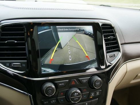 Used 2020 Jeep Grand Cherokee Overland image 23