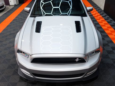 Used 2013 Ford Mustang GT Premium RWD image 8