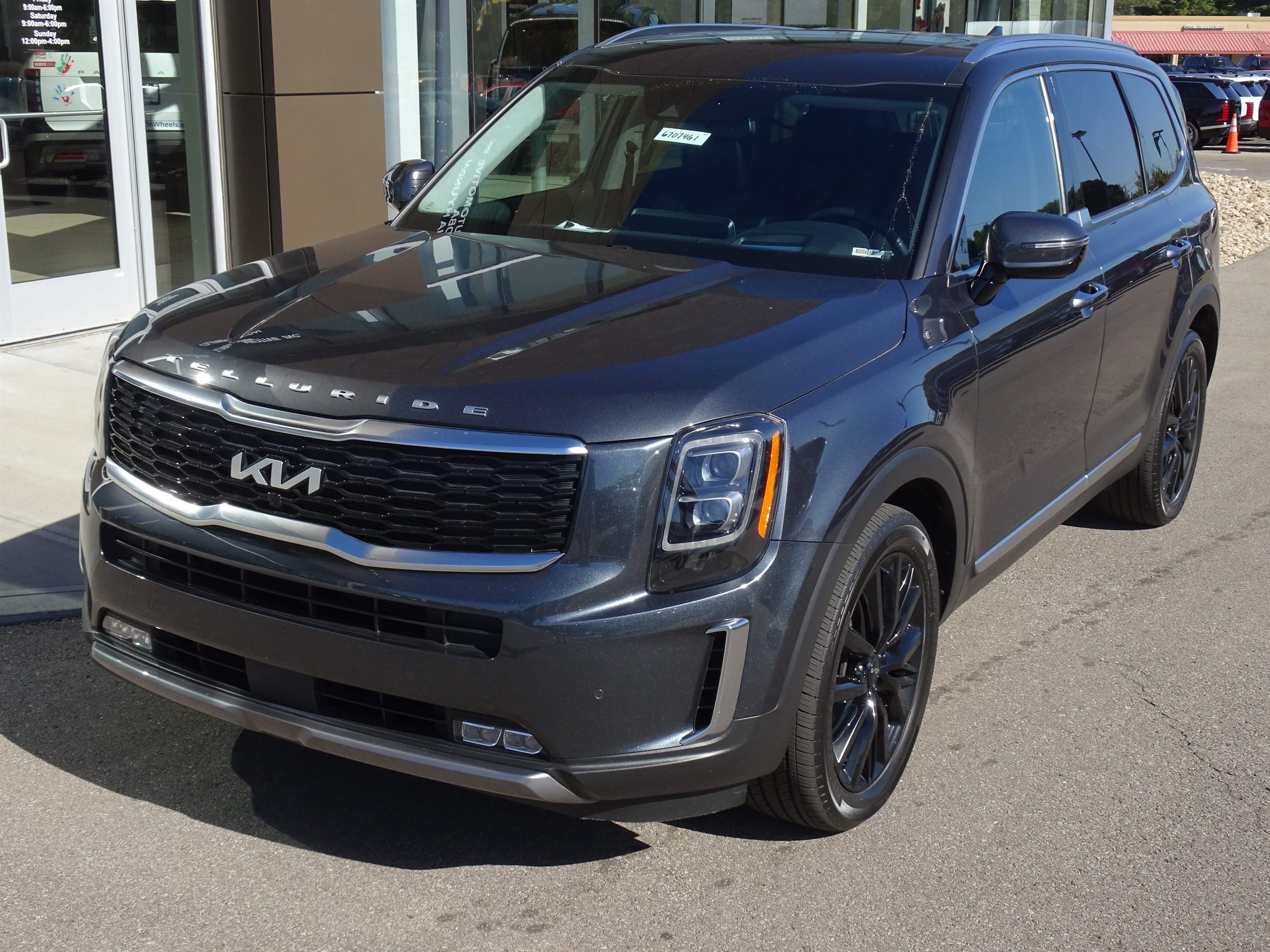 Used 2022 Kia Telluride SX w/ SX Prestige Package AWD/4WD image 8