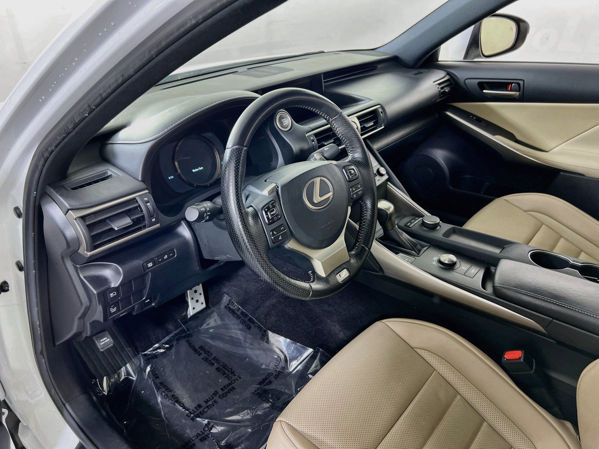 Used 2019 Lexus IS 300 F Sport w/ F Sport Package AWD/4WD image 9