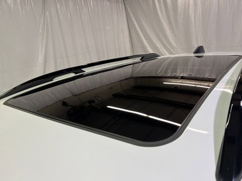 Used 2022 Chevrolet Equinox RS w/ RS Leather Package image 16