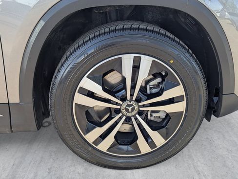 Used 2025 Mercedes-Benz GLA 250 GLA 250 4matic w/ Winter Package image 10