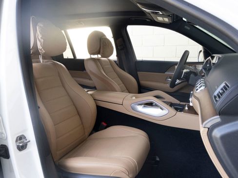 New 2026 Mercedes-Benz GLS 580 4MATIC image 26