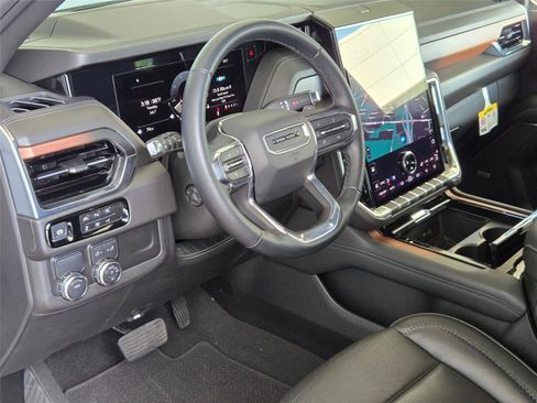 Used 2025 GMC Yukon Denali RWD image 9