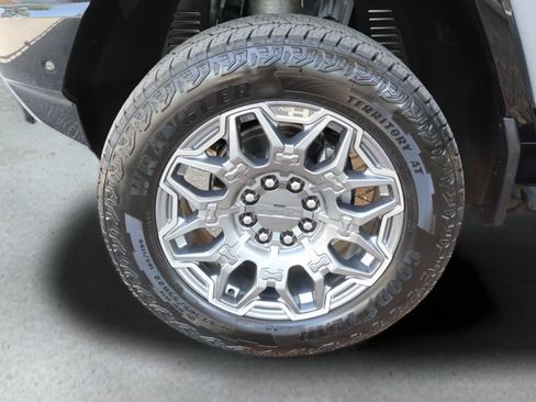 Used 2025 GMC Hummer EV 3X AWD/4WD image 28