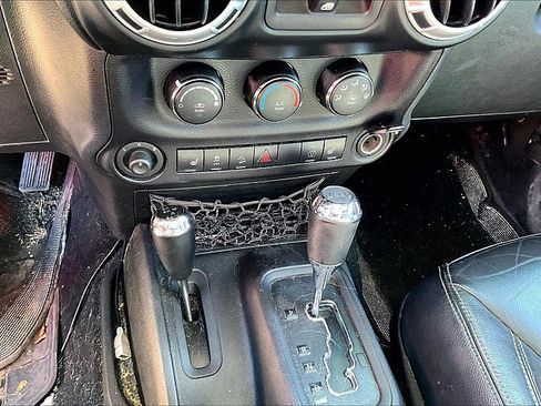 Used 2015 Jeep Wrangler Unlimited Sahara w/ Connectivity Group image 15