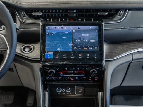 New 2025 Jeep Grand Cherokee L Limited w/ Luxury Tech Group II image 22