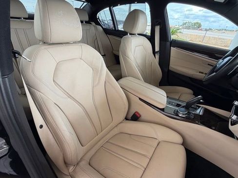 Used 2019 BMW 540i w/ Convenience Package image 40