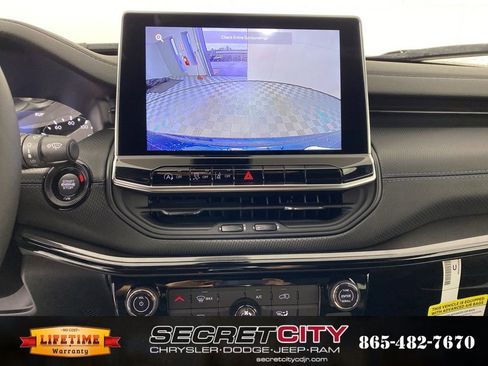 New 2026 Jeep Compass Latitude image 22