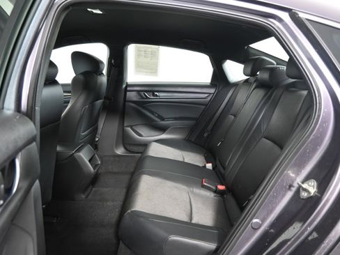 Used 2018 Honda Accord Sport image 22