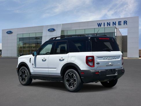 Used 2025 Ford Bronco Sport Outer Banks w/ Outer Banks Tech Package+ AWD/4WD image 2