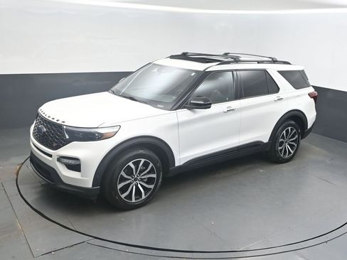 Used 2020 Ford Explorer ST w/ Premium Technology Package image 36