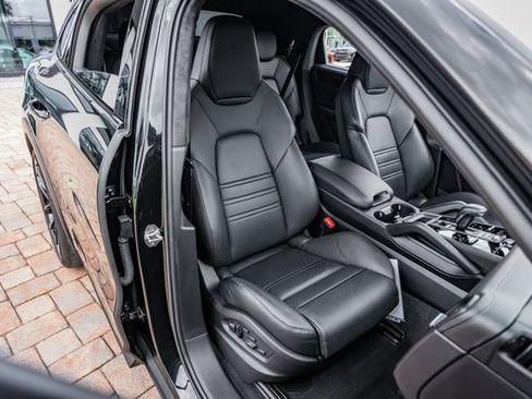 Used 2023 Porsche Cayenne Turbo GT AWD/4WD image 35