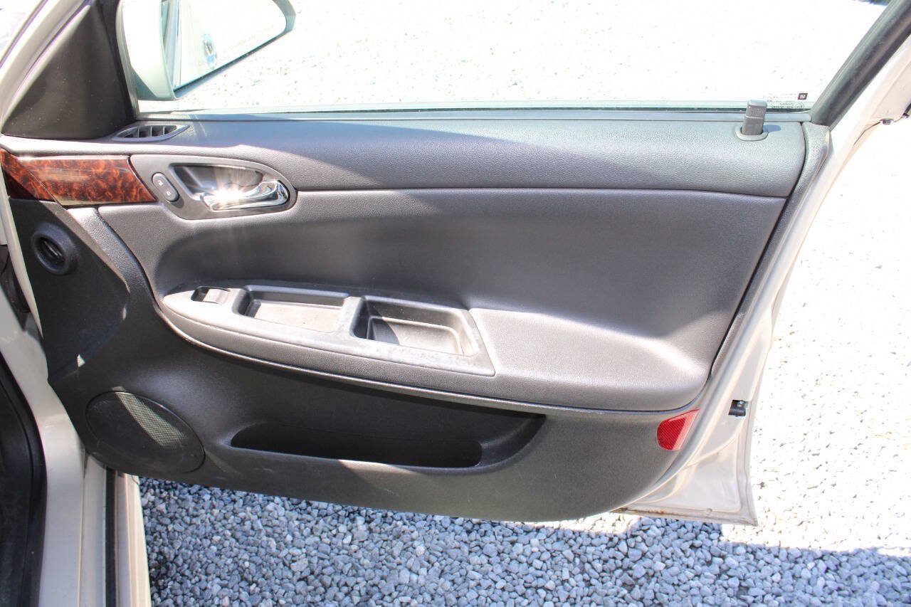 Used 2012 Chevrolet Impala LTZ FWD image 20