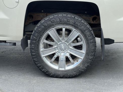 Used 2014 Chevrolet Silverado 1500 High Country w/ High Country Premium Package AWD/4WD image 14