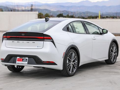 New 2026 Toyota Prius XLE image 5