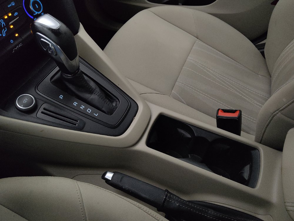 Used 2015 Ford Focus SE FWD image 26