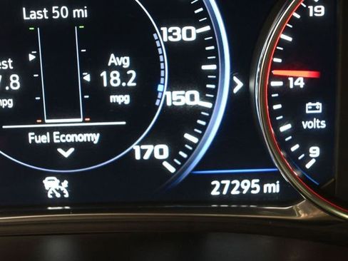 Used 2023 Chevrolet Traverse Premier image 16