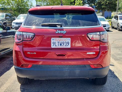 Used 2025 Jeep Compass Latitude w/ Sun & Sound Group AWD/4WD image 4
