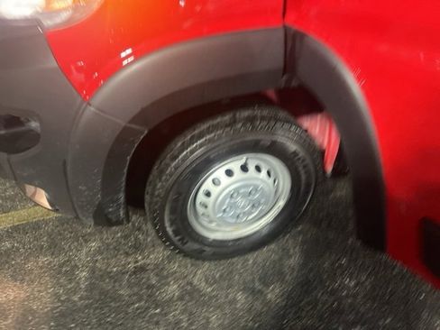 Used 2025 RAM ProMaster 2500 w/ Convenience Group image 12