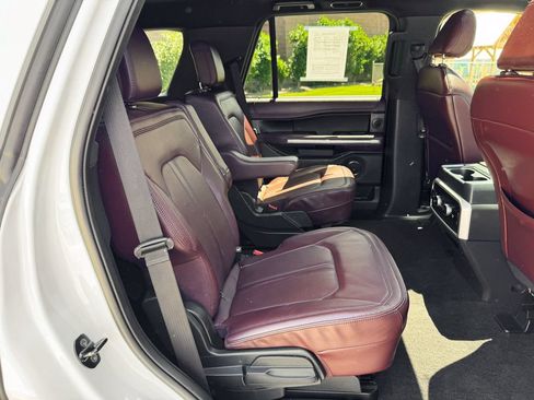 Used 2022 Ford Expedition Limited AWD/4WD image 29
