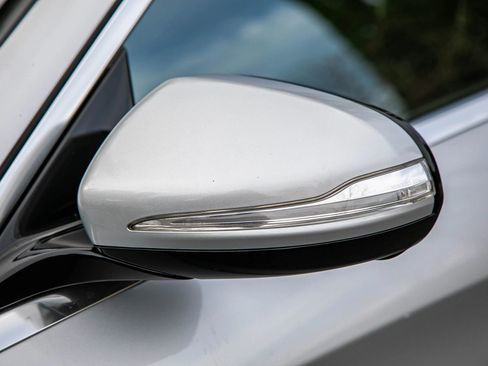 Used 2015 Mercedes-Benz S 550 Sedan image 15