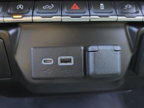 Used 2021 Chevrolet Silverado 1500 Custom image 6