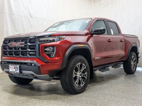 Used 2023 GMC Canyon AT4 w/ AT4 Premium Package AWD/4WD image 2