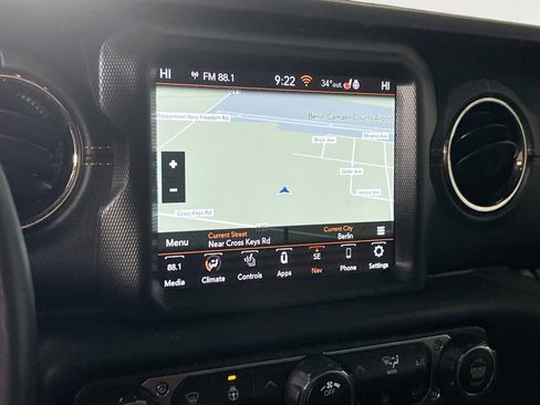 Used 2023 Jeep Wrangler Unlimited Sahara image 13