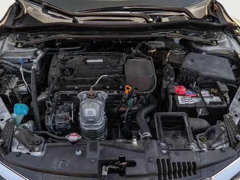 Used 2017 Honda Accord Sport Special Edition image 28