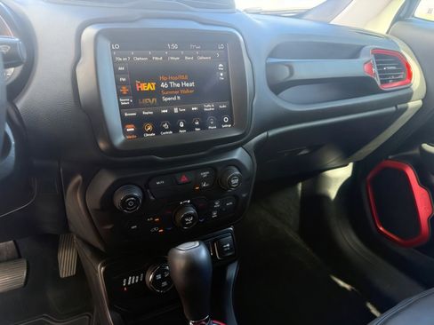 Used 2022 Jeep Renegade Trailhawk w/ Trailer Tow Group image 20