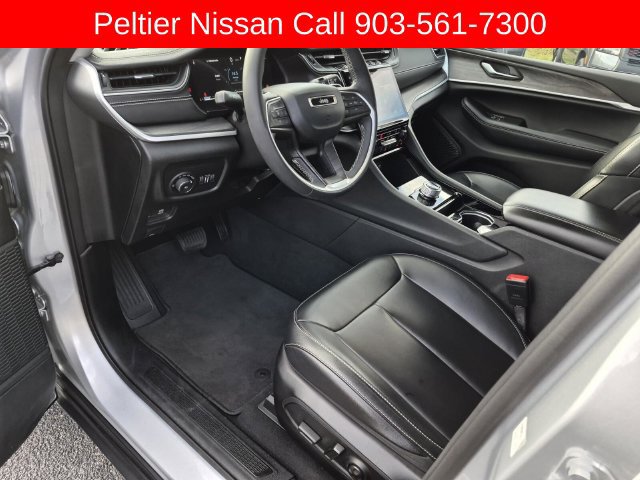 Used 2023 Jeep Grand Cherokee Limited RWD image 20
