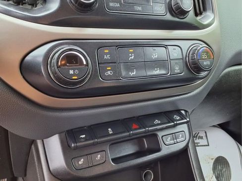 Used 2016 Chevrolet Colorado Z71 AWD/4WD image 18