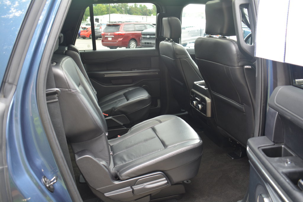Used 2020 Ford Expedition Max XLT w/ Equipment Group 202A AWD/4WD image 24
