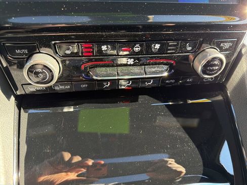 Certified 2022 Jeep Grand Cherokee Overland image 16