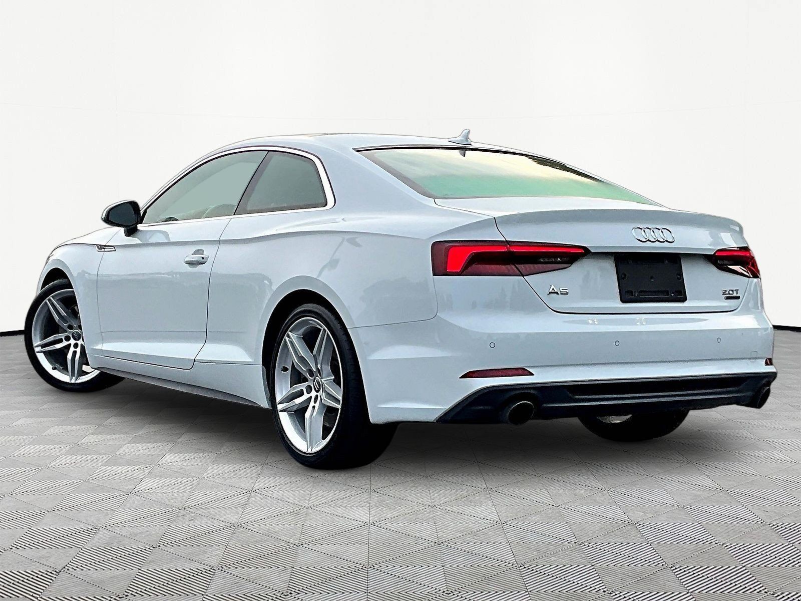Used 2018 Audi A5 2.0T Premium Plus w/ Premium Plus AWD/4WD image 4
